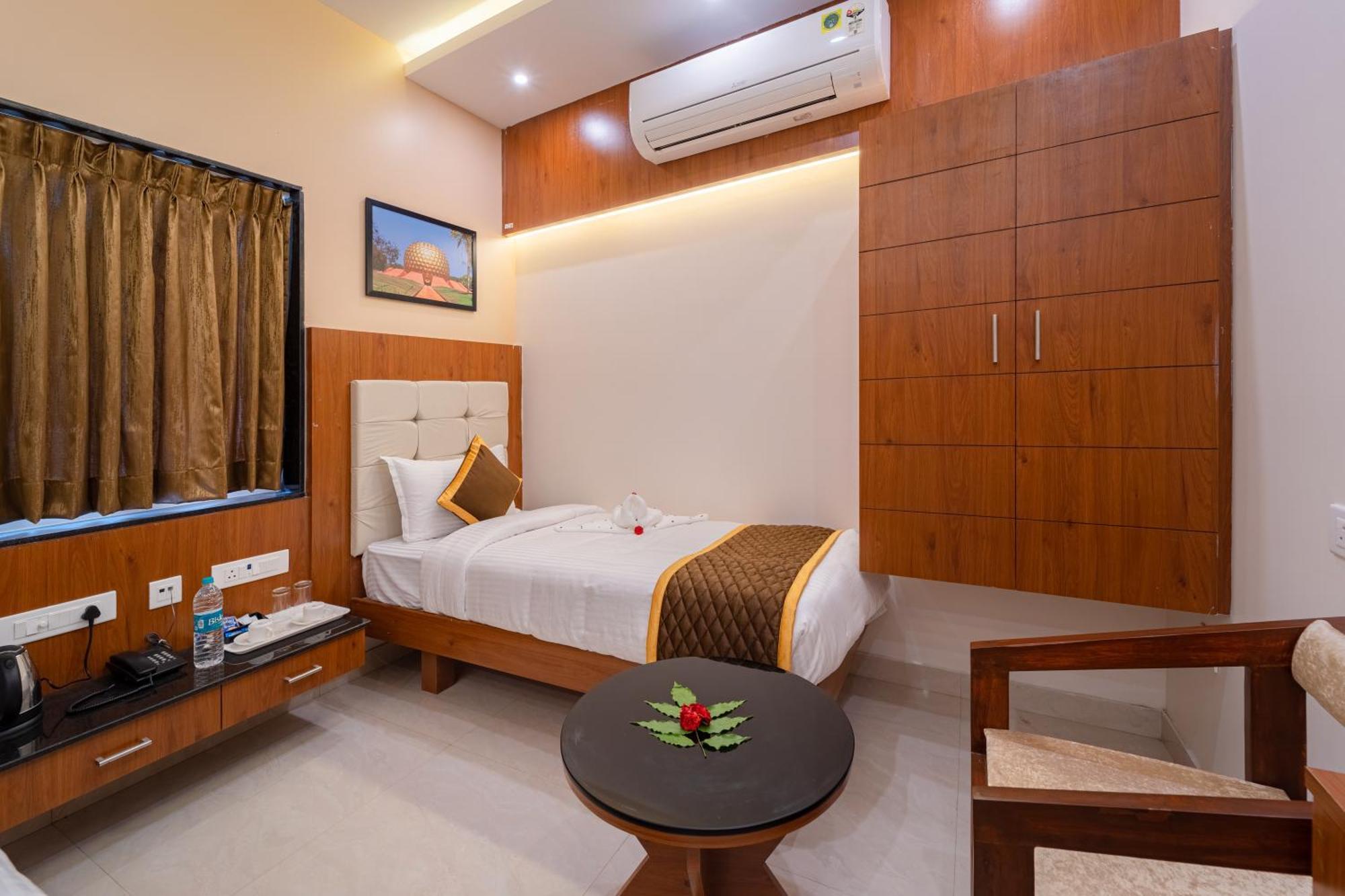 Welcome Grand Residency Puducherry Eksteriør billede